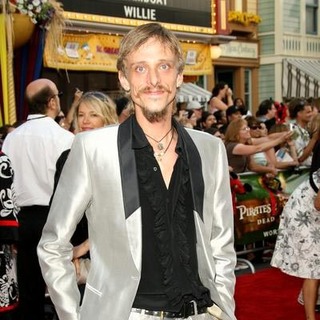 Mackenzie Crook in Pirates Of The Caribbean: Dead Man's Chest World Premiere - Arrivals