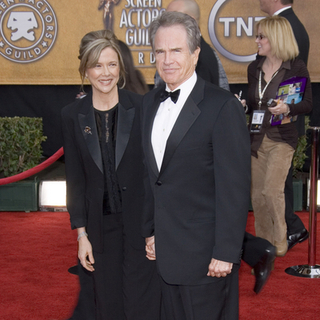 Annette Bening;Warren Beatty; in 13th Annual Screen Actors Guild Awards - Arrivals