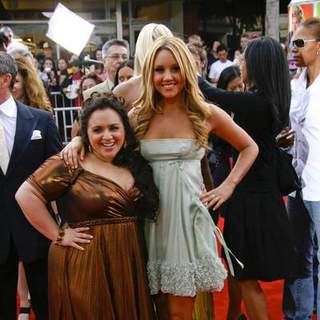 Nikki Blonski;Amanda Bynes; in Los Angeles Premiere of HAIRSPRAY