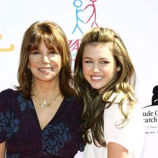 Marlo Thomas;Miley Cyrus; in Variety's Power of Youth event benefiting St. Jude Children's Hospital