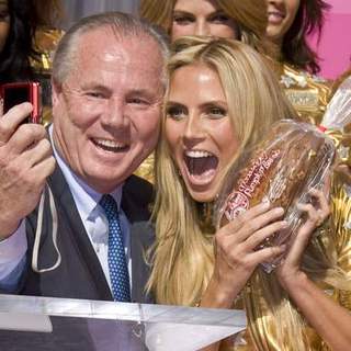 Heidi Klum; in Victoria's Secret Angles Receive Award of Excellence from Honorary Mayor of Hollywood