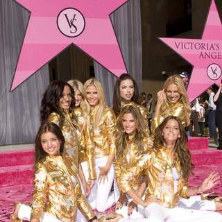 Victoria's Secret Angles Receive Award of Excellence from Honorary Mayor of Hollywood