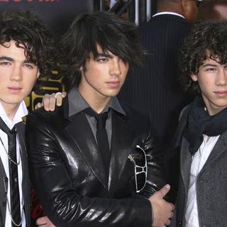 Jonas Brothers; in 2007 American Music Awards - Red Carpet