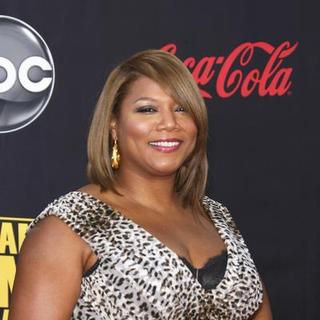 Queen Latifah; in 2007 American Music Awards - Red Carpet