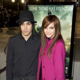 Ashlee Simpson;Pete Wentz; in "Cloverfield" Los Angeles Premiere - Arrivals