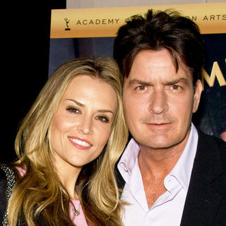Charlie Sheen;Brooke Mueller; in An Evening with "Two and a Half Men" - Arrivals