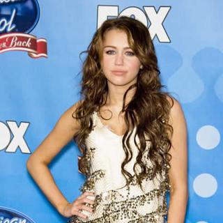 Miley Cyrus; in Idol Gives Back 2008 - Arrivals
