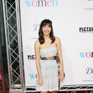 Lucy Schwartz; in "The Women" Los Angeles Premiere - Arrivals