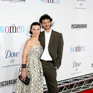 Debi Mazar;Gabriele Corcos; in "The Women" Los Angeles Premiere - Arrivals