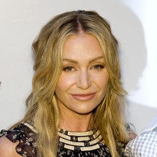 Portia de Rossi in Yes on Prop 2 Benefit