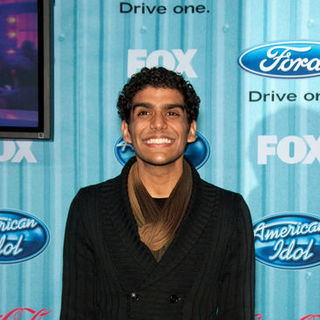Jorge Nunez in American Idol Top 13 Party - Arrivals