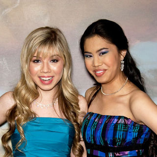 Ashley Argota;Jennette McCurdy; in 2009 PRISM Awards - Arrivals