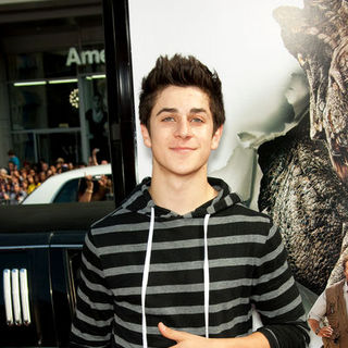 David Henrie; in "Land of the Lost" Los Angeles Premiere - Arrivals