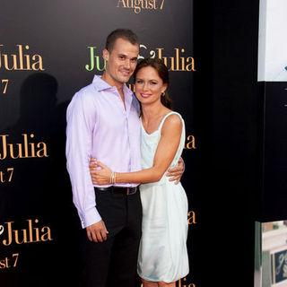 Mary Lynn Rajskub;Matthew Rolph; in "Julie & Julia" - Los Angeles Premiere - Arrivals