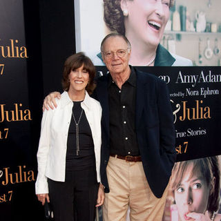 Nora Ephron, Nicholas Pileggi in "Julie & Julia" - Los Angeles Premiere - Arrivals