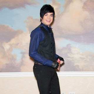 Adam Lambert; in 2009 American Music Awards - Nomination Announcement