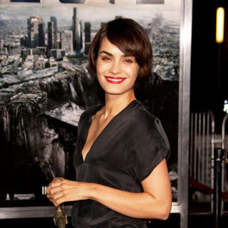 Shannyn Sossamon in "2012" Los Angeles Premiere - Arrivals