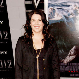 Lauren Graham; in "2012" Los Angeles Premiere - Arrivals