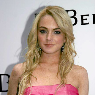 Lindsay Lohan in De Beers LV Celebrates The Entry to The U.S. with The Grand Opening of its First De Beers Store