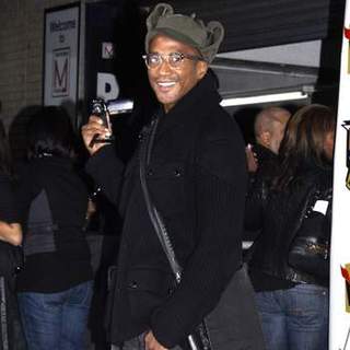 Q-Tip; in 5th Annual VH1 Hip Hop Honors - Arrivals