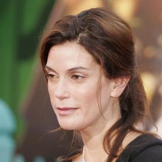 Teri Hatcher; in Chicken Little World Premiere - Arrivals