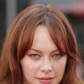 Melinda Clarke; in Chicken Little World Premiere - Arrivals