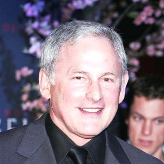 Victor Garber in Premiere of Memoirs of a Geisha