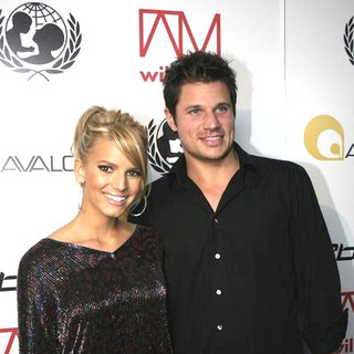 Jessica Simpson;Nick Lachey; in Tsunami Benefit Concert - Red Carpet