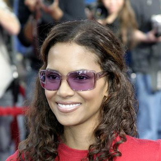 Halle Berry; in Robots World Premiere - Arrivals