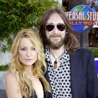 Kate Hudson;Chris Robinson; in The Skeleton Key Los Angeles Premiere - Red Carpet