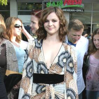 Amber Tamblyn; in Sisterhood of the Traveling Pants - Red Carpet