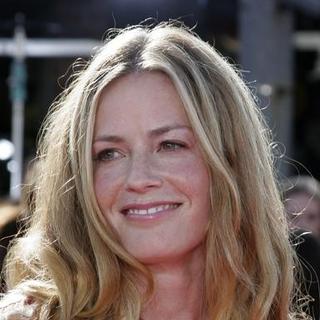 Elisabeth Shue in Dreamer Los Angeles Premiere - Arrivals