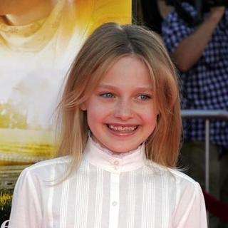 Dakota Fanning; in Dreamer Los Angeles Premiere - Arrivals