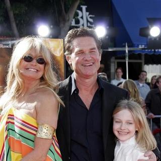 Kurt Russell, Goldie Hawn in Dreamer Los Angeles Premiere - Arrivals