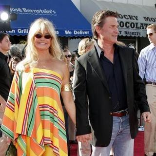 Kurt Russell;Goldie Hawn; in Dreamer Los Angeles Premiere - Arrivals