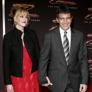 Antonio Banderas;Melanie Griffith; in The Legend of Zorro Los Angeles Premiere - Red Carpet