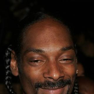 Snoop Dogg; in Get Rich or Die Tryin' Los Angeles Premiere - Red Carpet