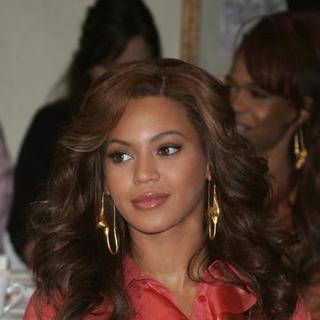 Beyonce Knowles in 2005 World Children's Day at The Los Angeles Ronald McDonald House