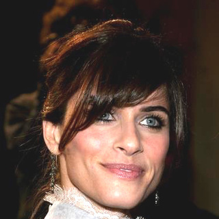 Amanda Peet; in The Family Stone Los Angeles Premiere