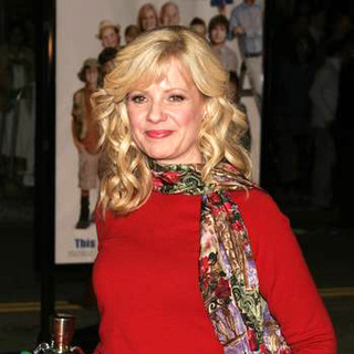 Bonnie Hunt; in Cheaper By The Dozen 2 World Premiere