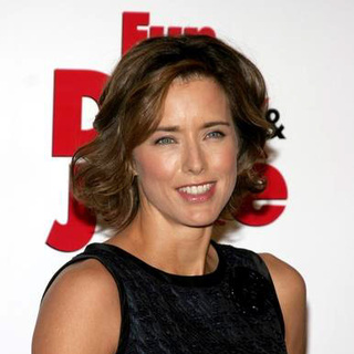 Tea Leoni; in Fun With Dick and Jane Los Angeles Premiere