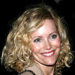 Leslie Mann; in Fun With Dick and Jane Los Angeles Premiere