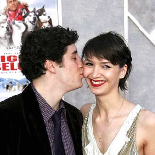 Jason Biggs;Lindsay Zir; in Eight Below World Premiere