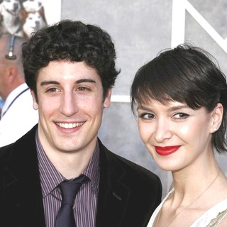 Jason Biggs;Lindsay Zir; in Eight Below World Premiere