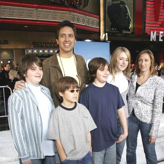 Ray Romano; in Ice Age 2: The Meltdown World Premiere