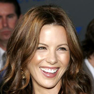 Kate Beckinsale; in Click Los Angeles Premiere