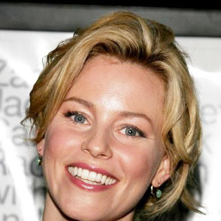 Elizabeth Banks; in The Last Kiss Los Angeles Premiere