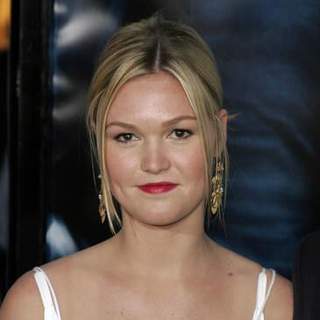 Julia Stiles; in The Bourne Ultimatum Los Angeles Premiere
