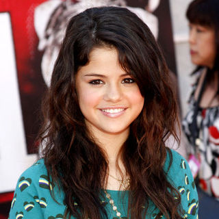 Selena Gomez; in The Game Plan - World Movie Premiere - Arrivals