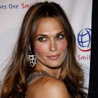 Molly Sims; in Operation Smile 25th Anniversary Gala